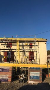 Rénovation de toiture et de façade avec échafaudage